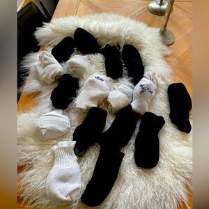 Fair condition 17 pairs Black and White Men's mixed high ankle Socks Set used !